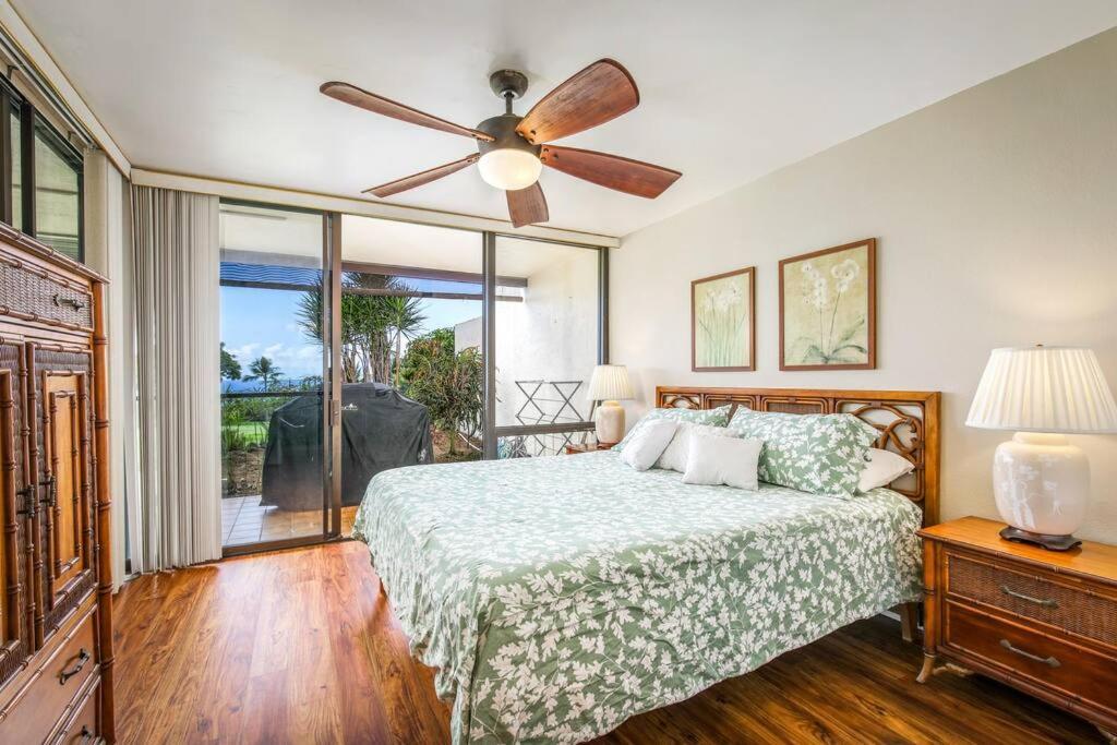 Beautiful 2/2 Condo In Kailua Kona. Ocean View! Exterior photo